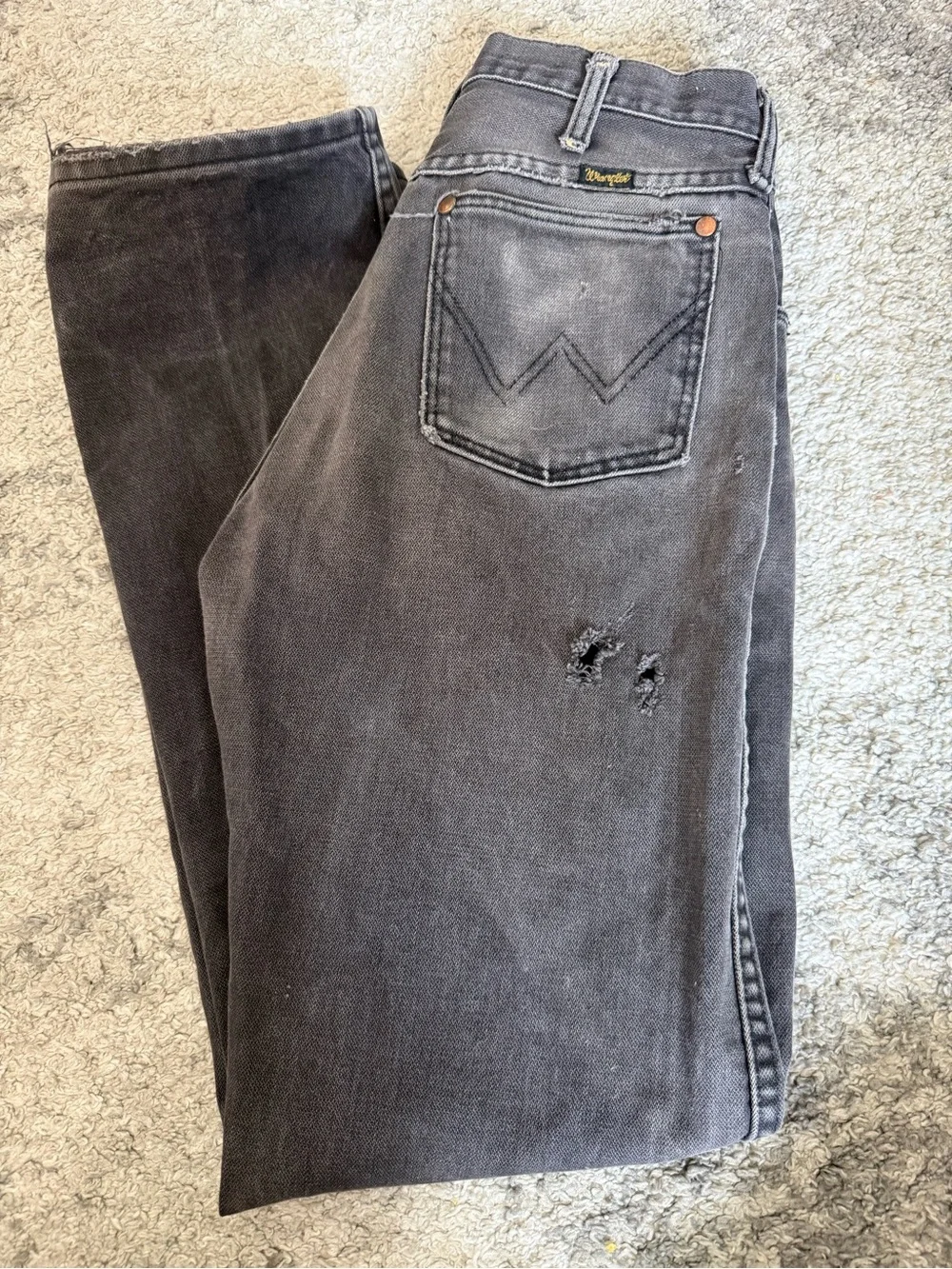 Wrangler Men’s Faded Charcoal Straight Jeans